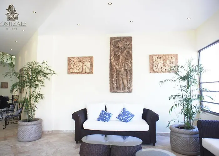 Itzaes By 5th Av Hotel 3*